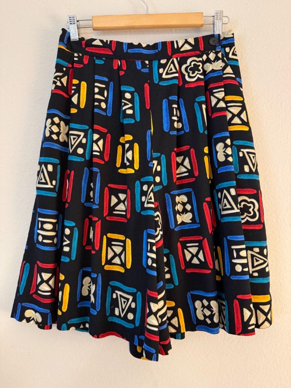 Vintage 90s Worthington Bright Geometric Print Pleated Relaxed High Rise Shorts - Picture 3 of 8